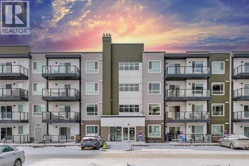 1410, 33 Carringham Gate Nw, Calgary, AB - Outdoor With Balcony With Facade