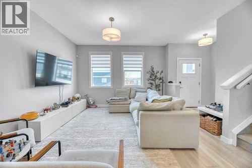 121 Dawson Circle, Chestermere, AB - Indoor Photo Showing Living Room