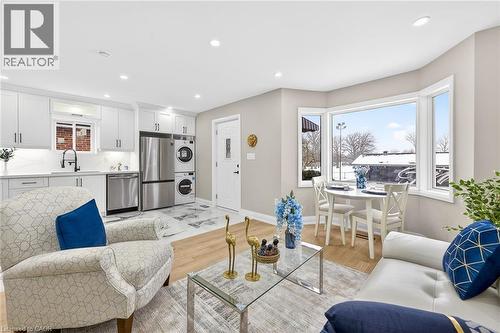 150 Brucedale Avenue E, Hamilton, ON - Indoor