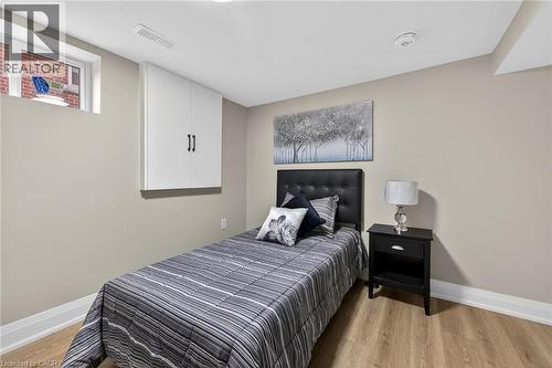 150 Brucedale Avenue E, Hamilton, ON - Indoor Photo Showing Bedroom