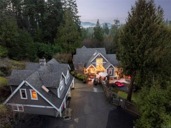 1046 Greig Ave  Central Saanich, BC V0S 1A0