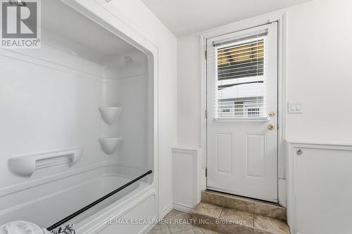1056 Beach Boulevard, Hamilton, ON - Indoor Photo Showing Bathroom