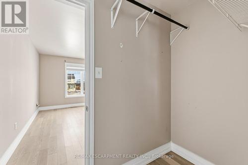 1056 Beach Boulevard, Hamilton, ON - Indoor