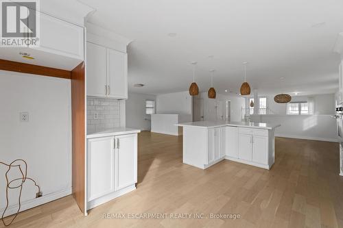 1056 Beach Boulevard, Hamilton, ON - Indoor Photo Showing Kitchen