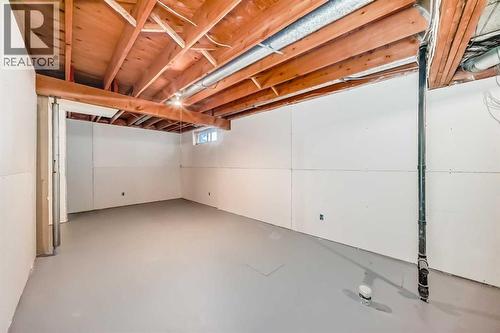 266 Edgepark Way Nw, Calgary, AB - Indoor Photo Showing Basement