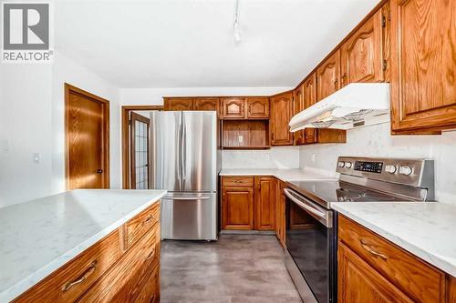 266 Edgepark Way Nw, Calgary, AB - Indoor Photo Showing Kitchen