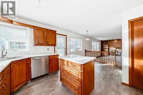 266 Edgepark Way Nw, Calgary, AB - Indoor Photo Showing Kitchen