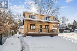 18R PLEASANT AVENUE  Hamilton, ON L9H 3S7