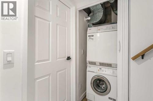 15 A Arlington Bay Se, Calgary, AB - Indoor Photo Showing Laundry Room