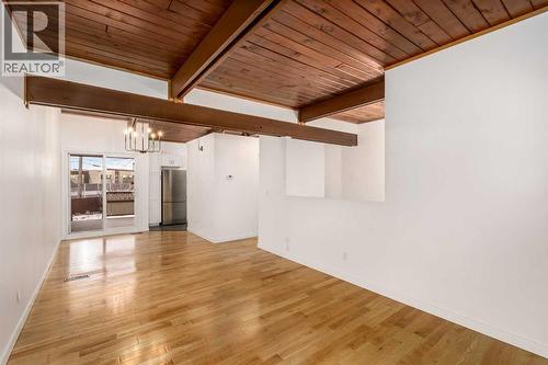 15 A Arlington Bay Se, Calgary, AB - Indoor Photo Showing Other Room