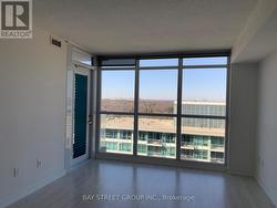 1811 - 19 SINGER COURT  Toronto, ON M2K 0B2