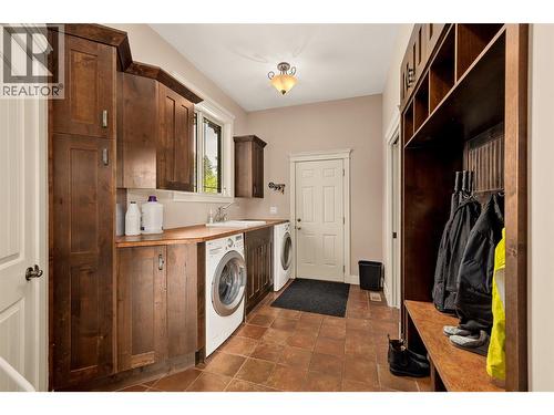 4284 Jaud Road, Kelowna, BC - Indoor Photo Showing Laundry Room