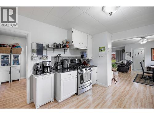 4284 Jaud Road, Kelowna, BC - Indoor Photo Showing Kitchen