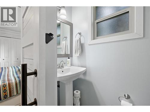 4284 Jaud Road, Kelowna, BC - Indoor Photo Showing Bathroom