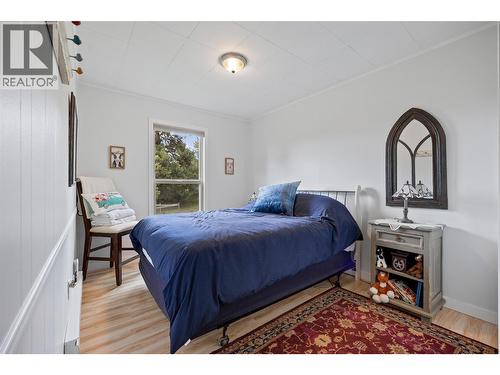 4284 Jaud Road, Kelowna, BC - Indoor Photo Showing Bedroom
