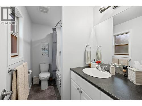 4284 Jaud Road, Kelowna, BC - Indoor Photo Showing Bathroom