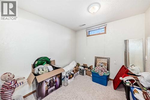 2205 80 Avenue Se, Calgary, AB - Indoor