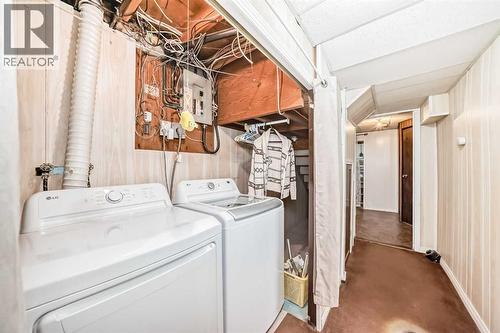 2205 80 Avenue Se, Calgary, AB - Indoor Photo Showing Laundry Room