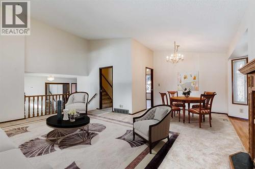 3387 Breton Close Nw, Calgary, AB - Indoor