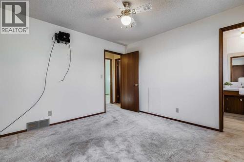 3387 Breton Close Nw, Calgary, AB - Indoor Photo Showing Other Room