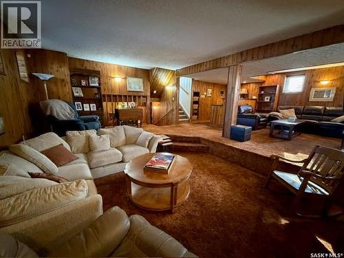 10 Dragan Crescent, Saskatoon, SK - Indoor Photo Showing Living Room
