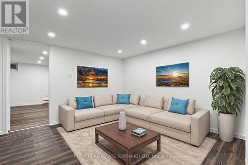 19 - 55 Arbour Glen Crescent, London East (East A), ON - Indoor Photo Showing Living Room