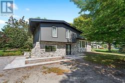 1546 NIGH ROAD  Fort Erie (Crescent Park), ON L2A 5M4
