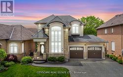 194 TAWNY CRESCENT  Oakville, ON L6L 6T4