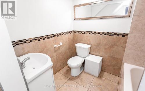7646 Priory Crescent, Mississauga, ON - Indoor Photo Showing Bathroom