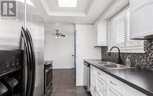 7646 Priory Crescent, Mississauga, ON - Indoor Photo Showing Kitchen With Double Sink