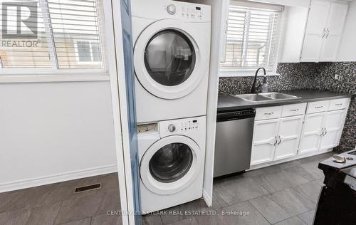 7646 Priory Crescent, Mississauga, ON - Indoor Photo Showing Laundry Room