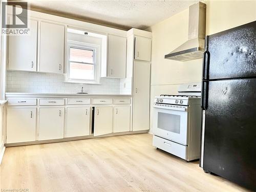 215 Rosewood Road, Hamilton, ON - Indoor Photo Showing Kitchen