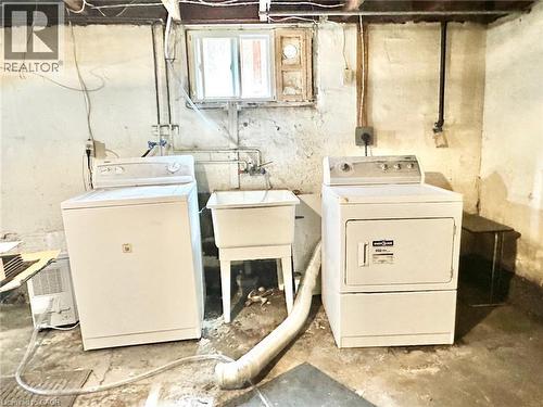 215 Rosewood Road, Hamilton, ON - Indoor Photo Showing Laundry Room