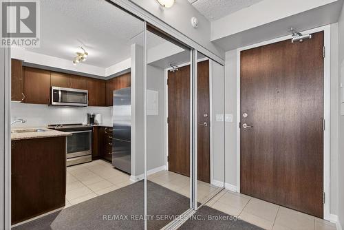 315 - 50 Via Rosedale Way, Brampton, ON - Indoor Photo Showing Kitchen With Stainless Steel Kitchen
