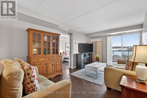 315 - 50 Via Rosedale Way, Brampton, ON - Indoor Photo Showing Living Room