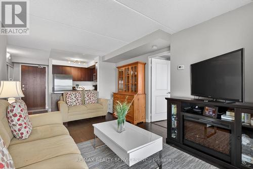 315 - 50 Via Rosedale Way, Brampton, ON - Indoor Photo Showing Living Room