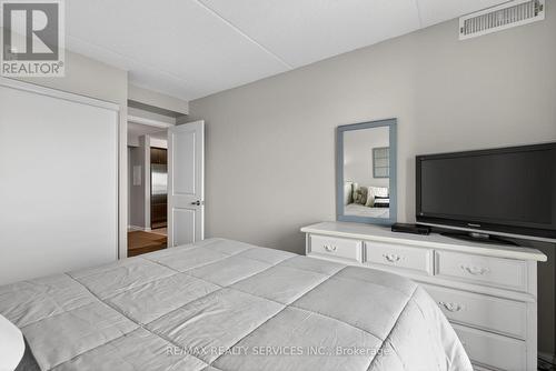 315 - 50 Via Rosedale Way, Brampton, ON - Indoor Photo Showing Bedroom