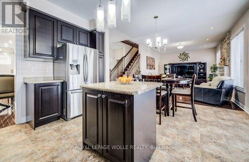 538 Thomas Slee Drive, Kitchener, ON - Indoor Photo Showing Kitchen With Upgraded Kitchen