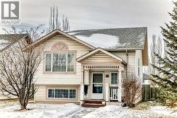 10 Kerr Close  Red Deer, AB T4P 3V4