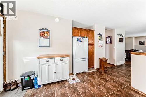 10 Kerr Close, Red Deer, AB - Indoor Photo Showing Kitchen