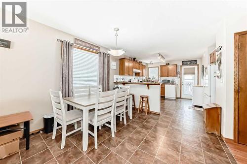 10 Kerr Close, Red Deer, AB - Indoor Photo Showing Dining Room