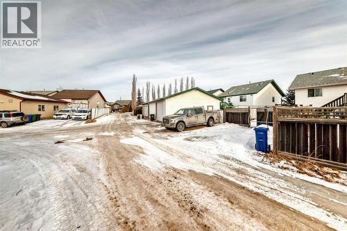 10 Kerr Close, Red Deer, AB - Outdoor