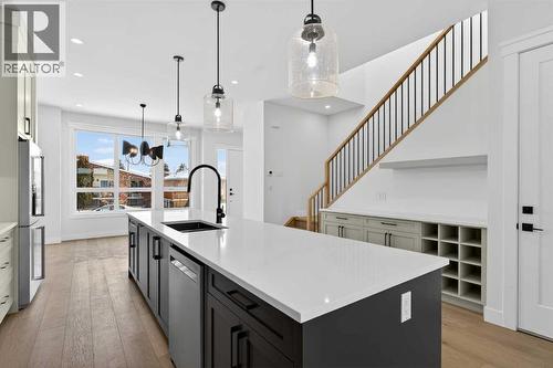 1137 41 Street Sw, Calgary, AB - Indoor Photo Showing Kitchen With Upgraded Kitchen