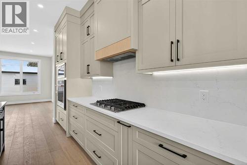 1137 41 Street Sw, Calgary, AB - Indoor Photo Showing Kitchen With Upgraded Kitchen
