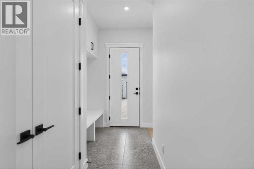 1137 41 Street Sw, Calgary, AB - Indoor Photo Showing Other Room