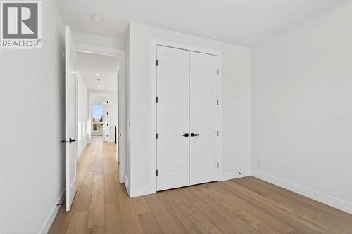 1137 41 Street Sw, Calgary, AB - Indoor Photo Showing Other Room