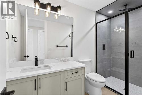 1137 41 Street Sw, Calgary, AB - Indoor Photo Showing Bathroom