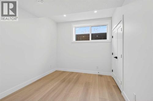 1137 41 Street Sw, Calgary, AB - Indoor Photo Showing Other Room
