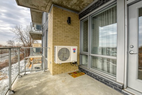 Balcon - 309-245 Ch. Bates, Mont-Royal, QC - Outdoor With Exterior