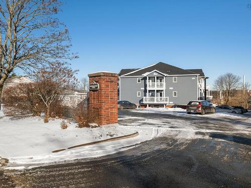 106 126 Farnham Gate Road  Halifax, NS B3M 3Z9